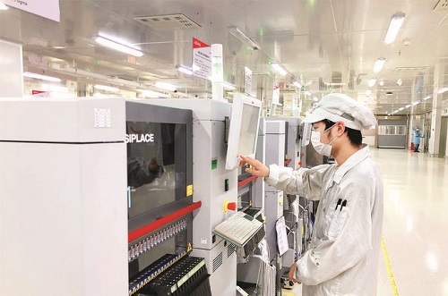加强精准防控 政企携手开复工提产能